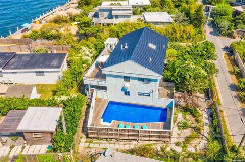 29 Ivy Ave, Bay Shore, NY 11706