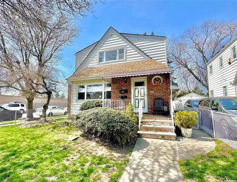 63-20 136th St, Kew Garden Hills, NY 11367