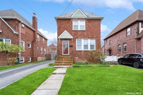 100 Westminster Rd, Lynbrook, NY 11563