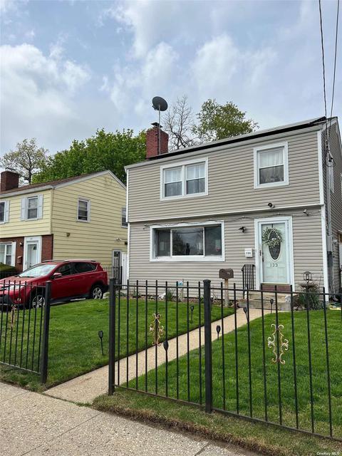 133 President St, Hempstead, NY 11550
