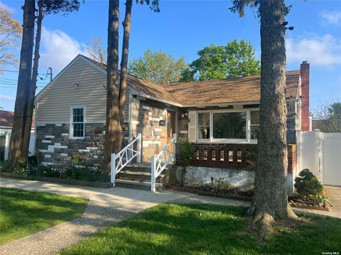 2 E Maple St, Central Islip, NY 11722 photo 1