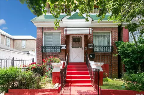 748 E 4th St, Brooklyn, NY 11218