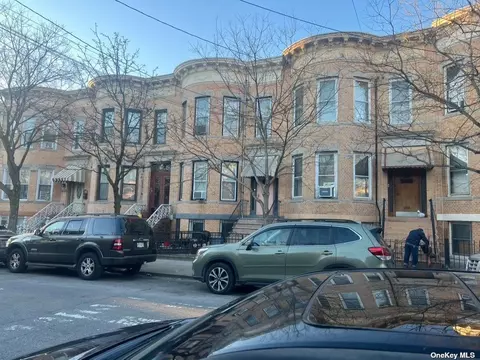 58-11 70 Ave, Ridgewood, NY 11385