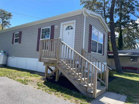 525- C17 Riverleigh Ave #C17, Riverhead, NY 11901