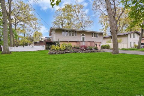 54 Shinbone Ln, Commack, NY 11725