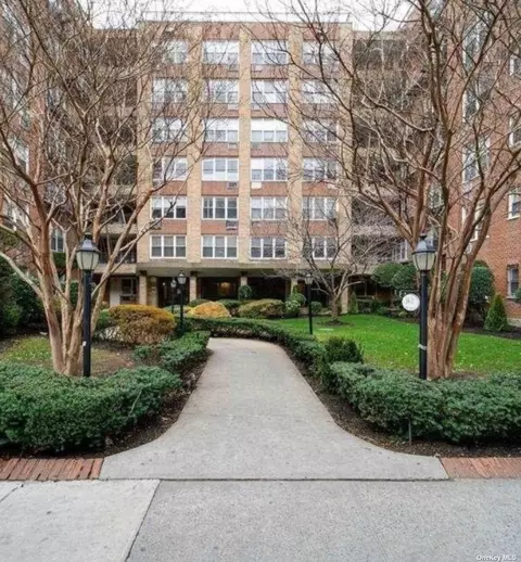 94-11 59 Ave #C26, Elmhurst, NY 11373