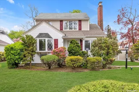 541 Emerson Ave, Baldwin, NY 11510 photo 1