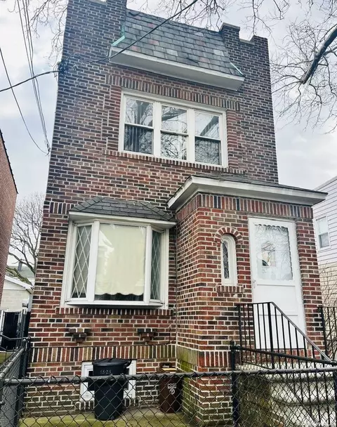 53-29 72 Pl, Maspeth, NY 11378