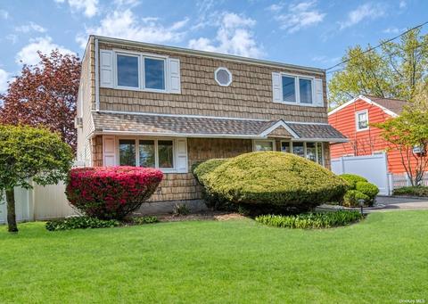 2311 Westley Rd, Westbury, NY 11590
