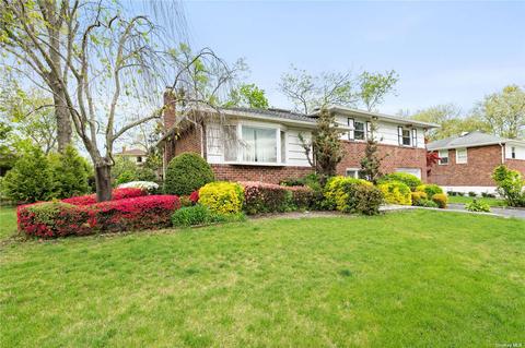 1042 Cedar E Dr, New Hyde Park, NY 11040