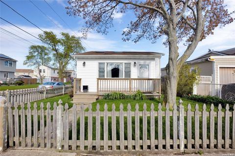 59 Kildare Rd, Island Park, NY 11558
