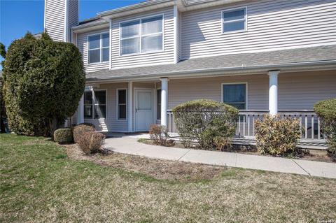2106 Cedar Path #2106, Riverhead, NY 11901