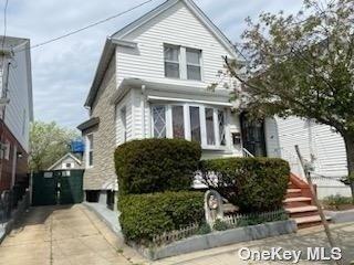 138-10 Whitelaw St, Ozone Park, NY 11417