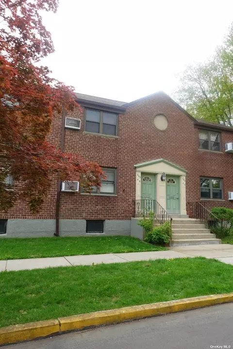 245-48 62nd Ave #F1, Douglaston, NY 11362