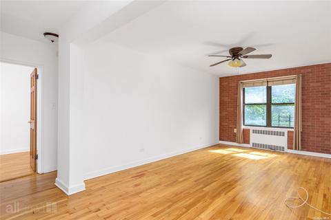 34-20 78th St #2H, Jackson Heights, NY 11372
