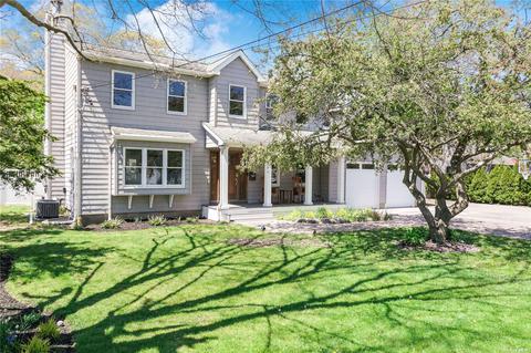 12 Circuit Rd, Bellport, NY 11713