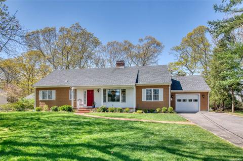 1735 Mason Dr, Cutchogue, NY 11935