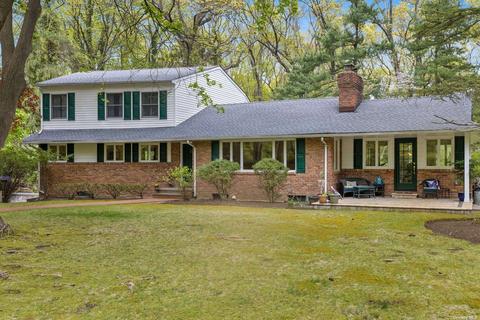16 Forrest Dr, Lloyd Harbor, NY 11743
