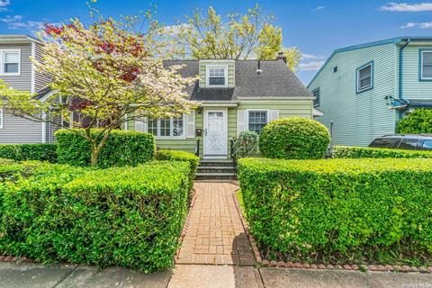 164-22 Metcalf Ave, Fresh Meadows, NY 11365