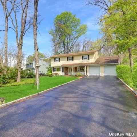 151 Plymouth Blvd, Smithtown, NY 11787