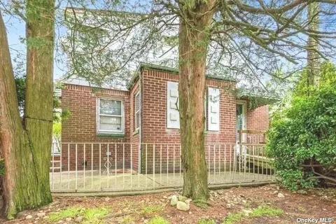 80-02 Little Neck Pkwy, Floral Park, NY 11004