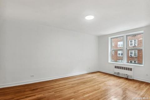 33-45 90th St #3E, Jackson Heights, NY 11372