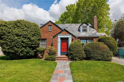 14 Lawrence Ave, Malverne, NY 11565