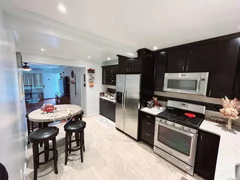 67-10 152nd St #267A, Kew Garden Hills, NY 11367