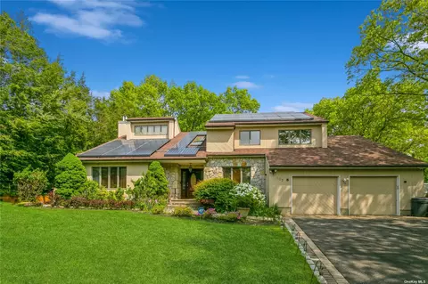107 Wichard Blvd, Commack, NY 11725