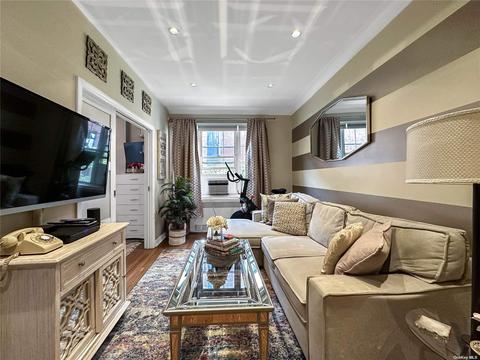 77-34 113th St #2E, Forest Hills, NY 11375