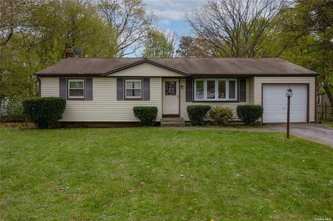 116 Evergreen Ave, Brentwood, NY 11717