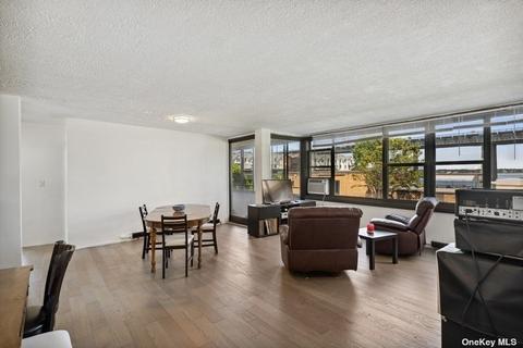 168-01 12th Ave #2C, Beechhurst, NY 11357
