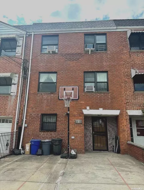 30-46 71st St, East Elmhurst, NY 11370