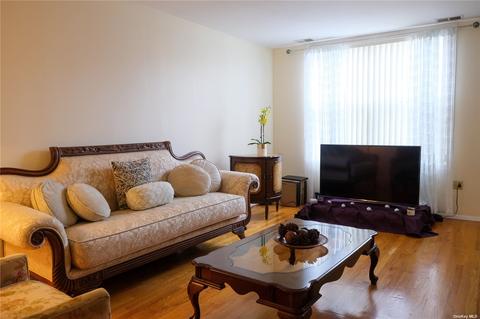473 Osborn St, Brooklyn, NY 11212