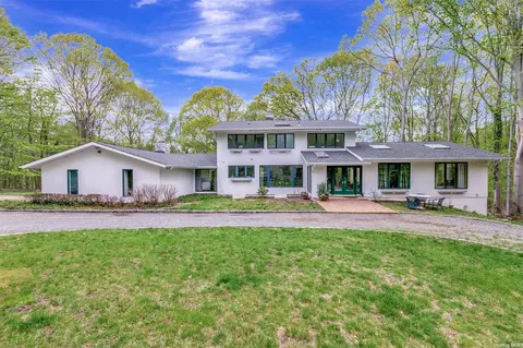 5 Laurel Hill Path, Nissequogue, NY 11780
