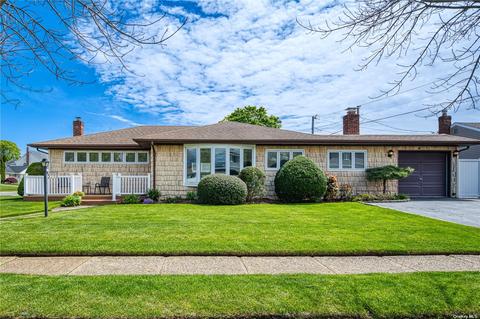 2158 Saddle Path, Seaford, NY 11783