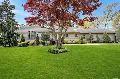 107 Cedar Shore Dr, Massapequa, NY 11758