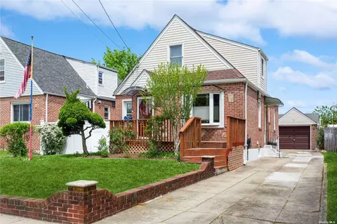 122 Alden Ave, Valley Stream, NY 11580