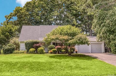 116 Sycamore Cir, Stony Brook, NY 11790