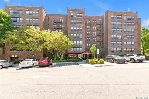 18-55 Corporal Kennedy St # 3-B, Bayside, NY 11360