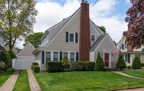 161 Buckingham Rd, West Hempstead, NY 11552