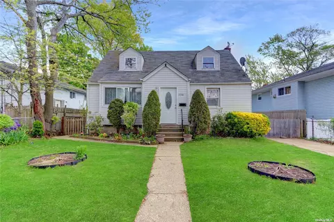 230 Urban Ave, Westbury, NY 11590