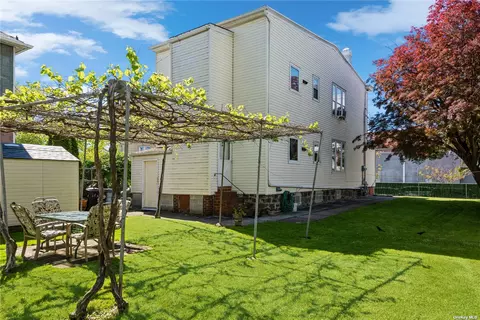 124-13 22nd Ave, College Point, NY 11356