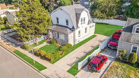 24 Lillian Ave, Freeport, NY 11520