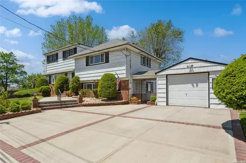 338 E Lexington Ave, Oceanside, NY 11572