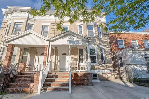 95-15 94th St, Ozone Park, NY 11416