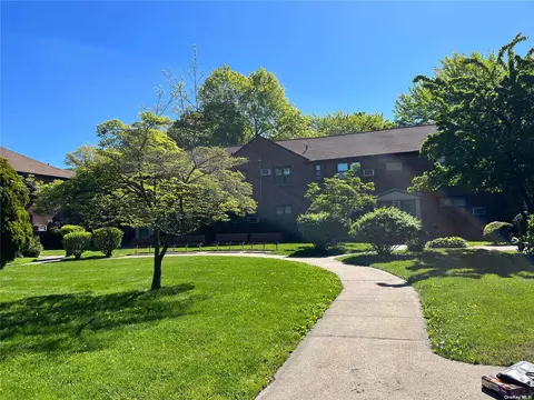 56-19 Douglaston Pkwy #LOWER, Douglaston, NY 11362