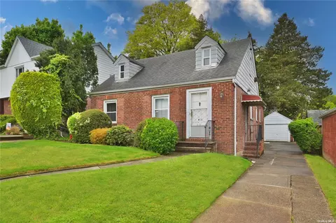 79-12 209th St, Oakland Gardens, NY 11364