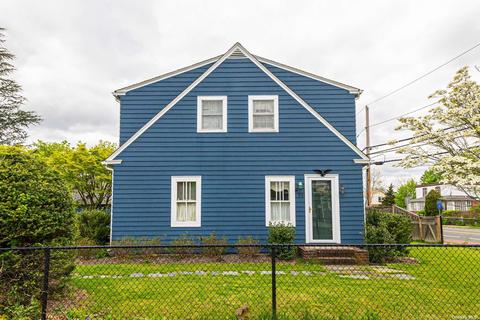 50 Division Ave, East Islip, NY 11730