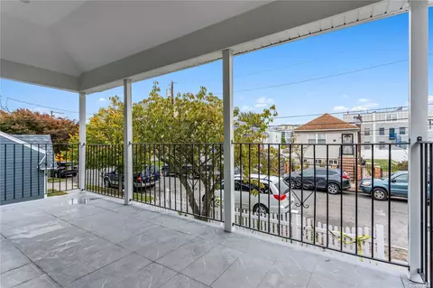 339 Beach 43rd St, Far Rockaway, NY 11691